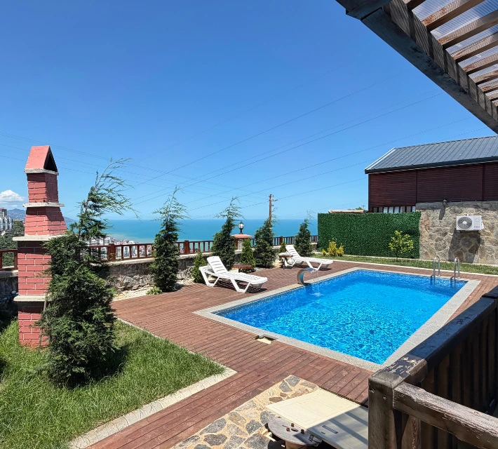Trabzon özel havuzlu bungalov açık yüzme havuzu