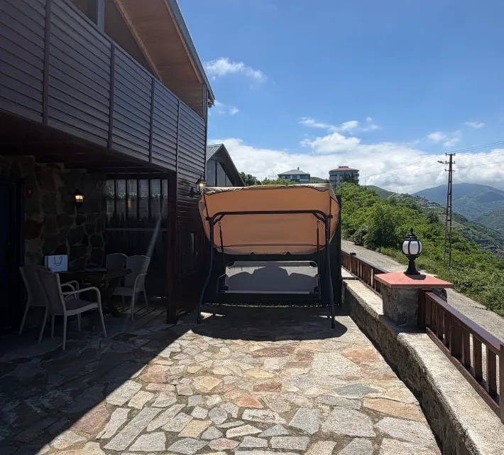 Trabzon bungalov jakuzili taş ev bahçe alanı